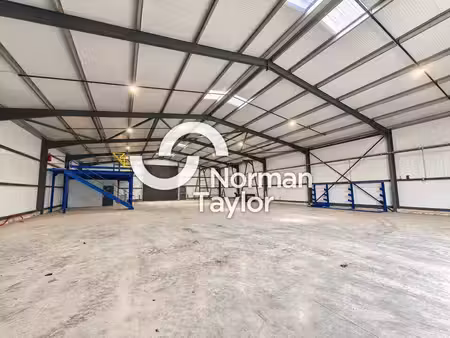 location local d’activités dax 40100 667m²