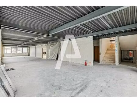 location local d’activités ivry sur seine 94200 750m² à 2592m²
