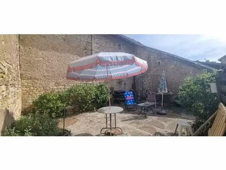 maison de caractère - très soignée avec sa grange - classe d