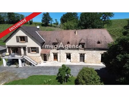 ensemble immobilier de deux maisons