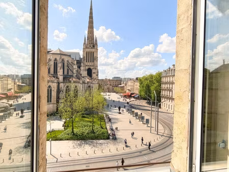appartement t4 dans immeuble de caractère situé en hypercentre