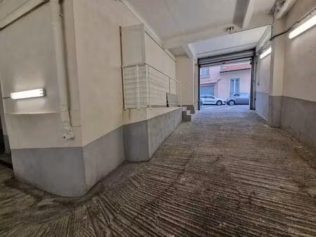 location entrepôt nice 06100 345m²