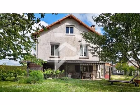 neuvic - maison 6 pièces 147 m2 et garage