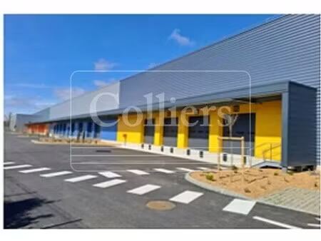 location local d'activités 2 238 m² à 6 714 m²