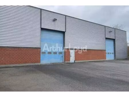 location local d'activités 2 200 m²