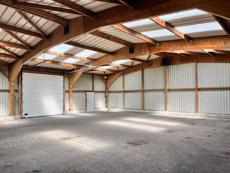 vente entrepôt / local industriel  221.00m²  segré