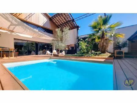 loft d'exception 5 ch avec piscine et grand garage au coeur de la ville