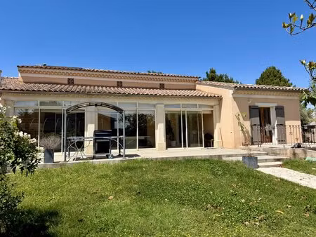 trés grande maison au coeur de sarrians