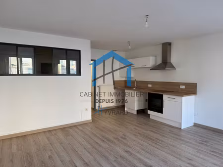 rive de gier - t4 de 70 m2 au 1er etage