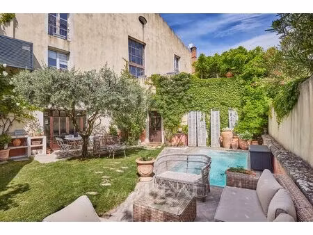 lambesc - maison bourgeoise en coeur de ville - jardin - piscine