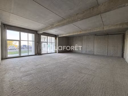 vente commerce 123 m² baraqueville (12160)