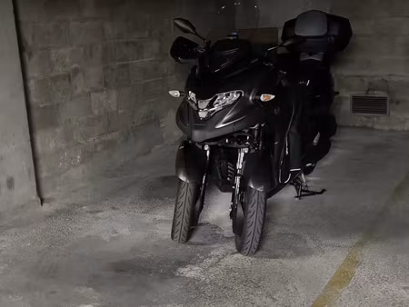 location garage 13 m² à paris 8 (75008)