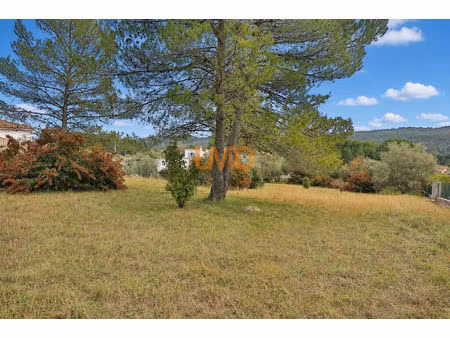 le val: terrain constructible de 3600m2 environ