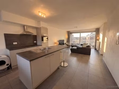 ruim 1-slaapkamerappartement met 2 terrassen en autostaanplaats op een toplocatie in het c