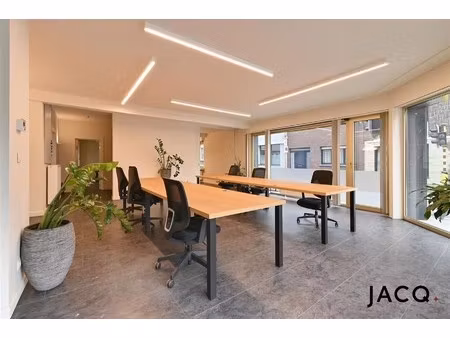 modern  gerenoveerd kantoor te boom