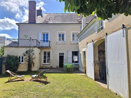 vente maison 8 pièces  216.00m²  châteauneuf