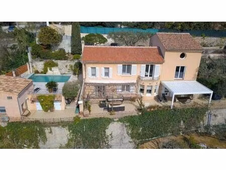 mas provençal avec vue mer sur les hauteurs