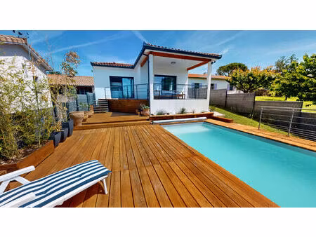 vente maison 4 pièces  104.00m²  daux