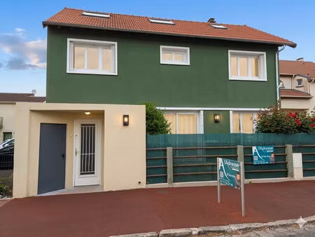 vente maison 8 pièces  110.00m²  tremblay