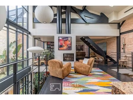 un loft d'artiste spectaculaire et hors normes aux chartrons
