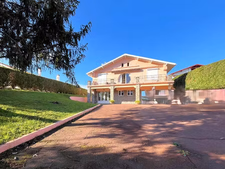 vente maison 5 pièces  169.00m²  ciboure
