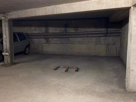 location parking rouen 76000