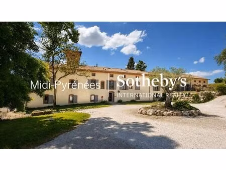 appartement dans un joli chateau