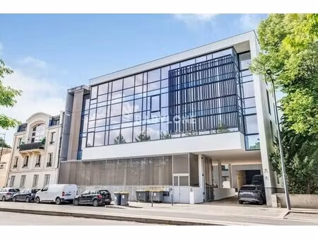 location bureaux 1 056 m²
