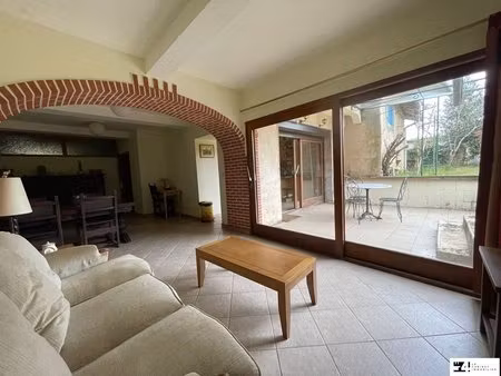 maison - 176.8m ²