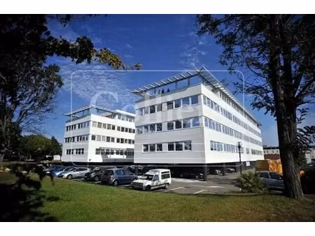 location bureaux 206 m² à 2 168 m²