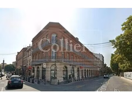 location bureaux 718 m²