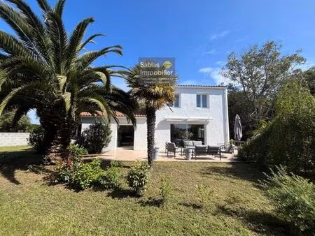 maison de 3 chambres de luxe en vente à l'île-d'yeu  pays de la loire