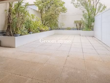 biarritz entre beaurivage et parc mazon  t2 34 m2   terrasse  parking sous sol  ascenseur 
