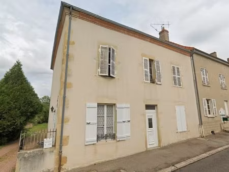 maison de village mitoyenne.