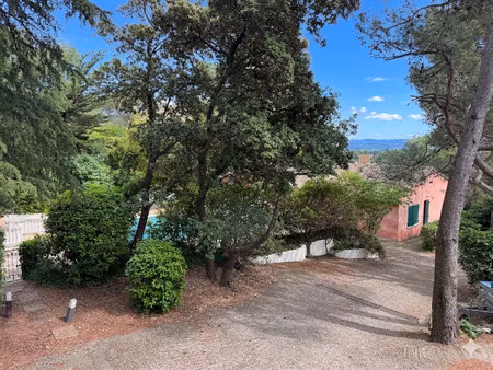 maison 9 pièces - 266 m²