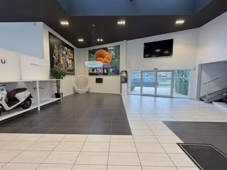 location commerce la teste de buch 33260 195m²