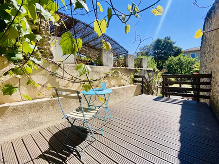 malaucene centre-ville - maison de village avec jardin