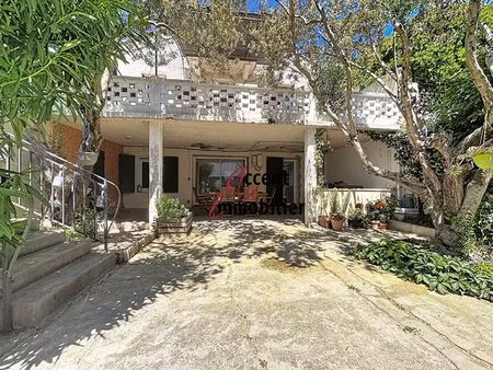 maison divisée en 2 appartements - cavaillon -145 m2