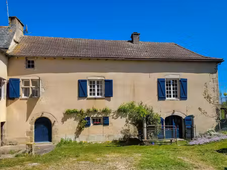 ancienne étude de notaire – maison de caractère avec grange et vues dégagées