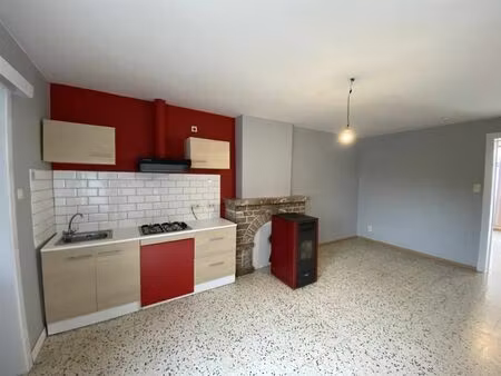 maison à louer à pré à parchon 16 basècles (vbe25743)