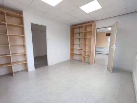 location bureaux et commerces à saint-alban (22400) : à louer / saint-alban
