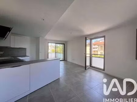 location appartement 3 pièces à aix-en-provence (13080) : à louer 3 pièces / 65m² aix-en-p