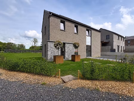 maison à vendre avec jardin et 4 chambres   vonêche (vbe25392)