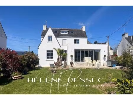 maison entièrement rénovée avec vie de plain-pied  bourg à pied.