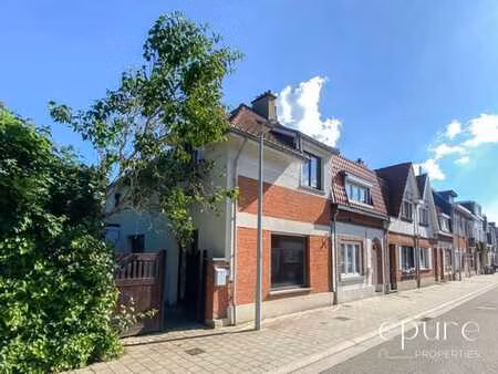 maison principale (144m2) 2ch+bur + maison annexe (28m2) bur