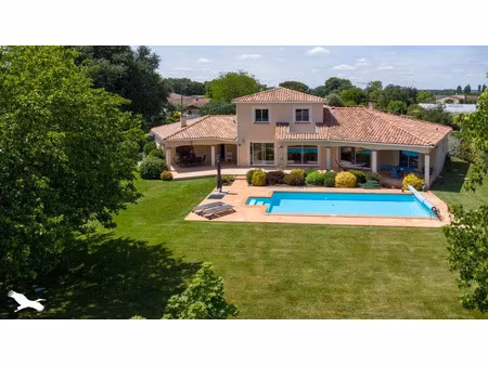 vente maison 7 pièces 209 m² à carbonne (31390)  549 900 €