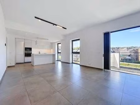 appartement récent 2 ch ultra équipé avec parking et cave