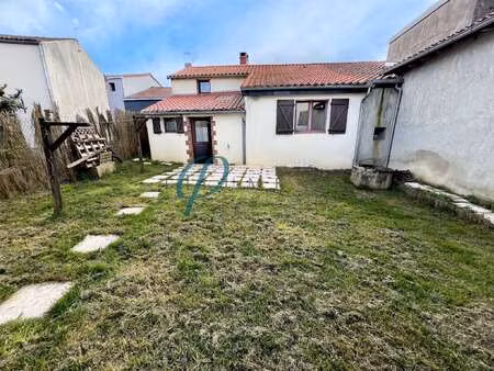 location maison à saint-quentin-en-mauges (49110) : à louer / 100m² saint-quentin-en-mauge