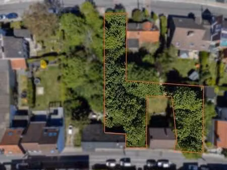 terrain de 10a43ca - possibilité de construire 3 maisons
