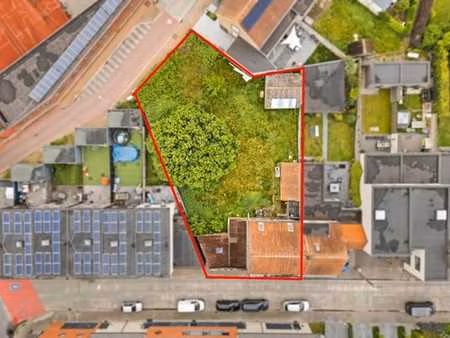 propriété avec beaucoup de potentiel au centre de wielsbeke